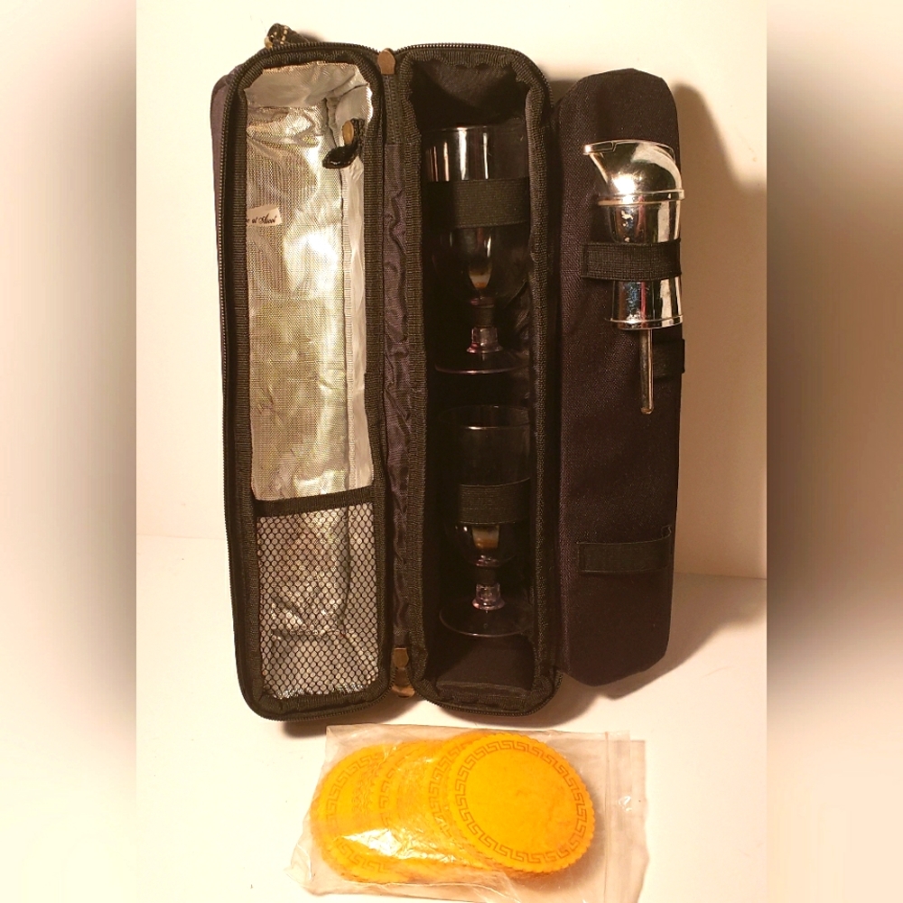 WINE / LIQUOR TRAVEL PICNIC BAG w/ Glasses, Coasters & Pour Top-  NEW